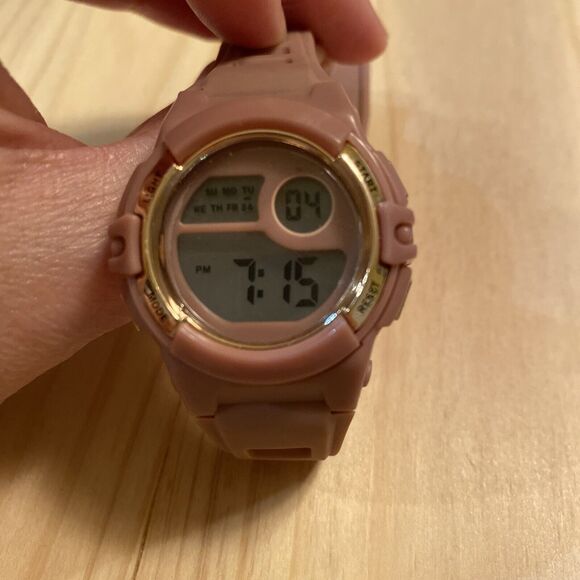 FMD Mauve Ladies Sports Watch Working - Picture 1 of 8